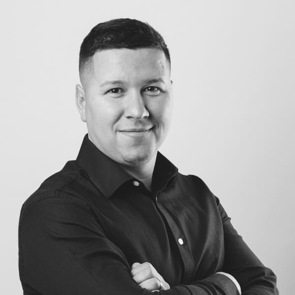 Cosmín Pintillie, Ingeniero de Ventas