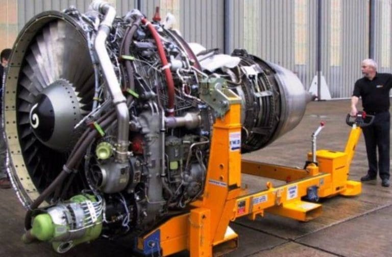 mastertug-aerospace-manufacturing-moving-engine-child